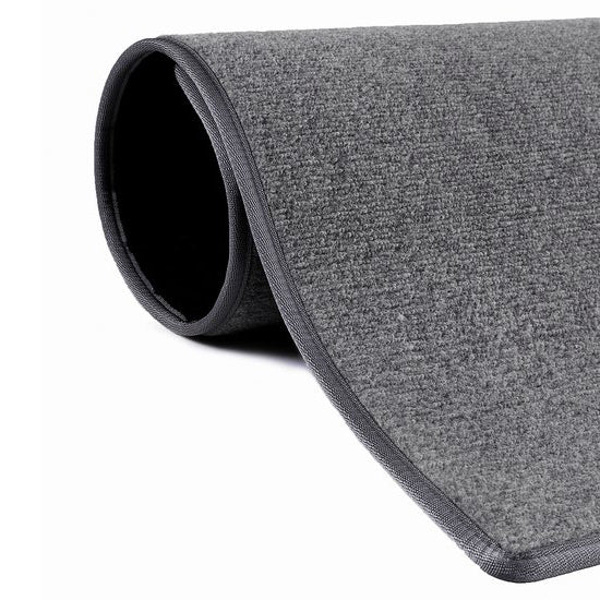 Mellangrå dörr- och hallmatta.